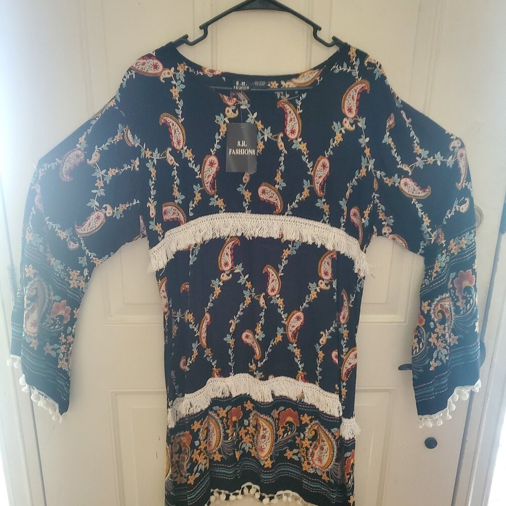S.R Fashion Black Floral & Paisley Bell Sleeve Dress. 2XL.